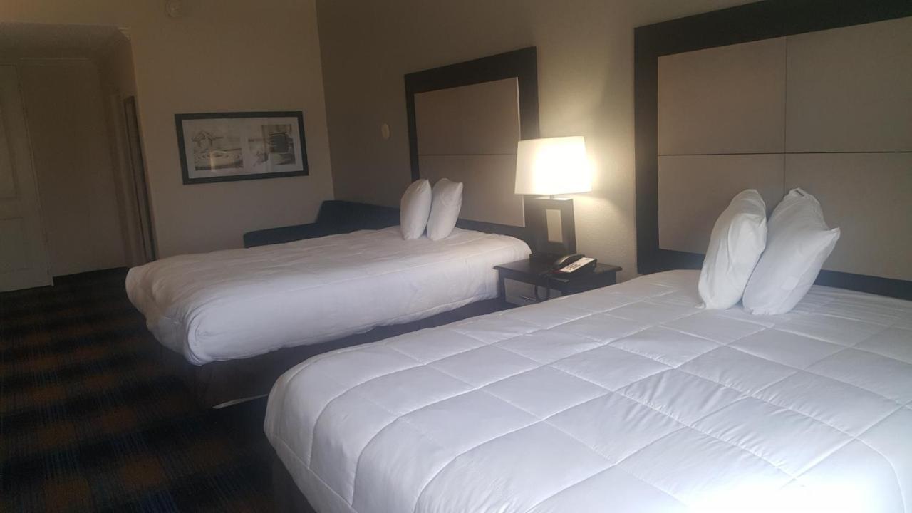 פנסקולה Regency Inn & Suites מראה חיצוני תמונה