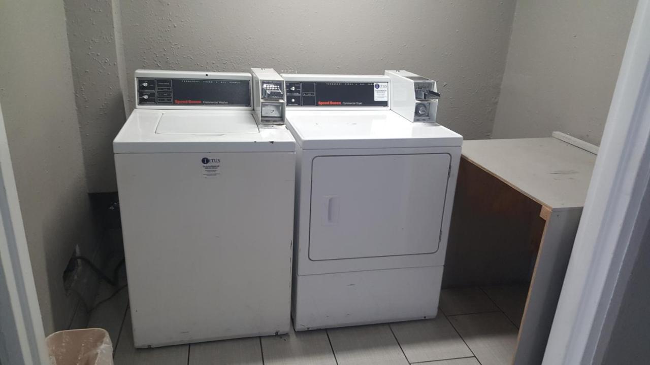 פנסקולה Regency Inn & Suites מראה חיצוני תמונה