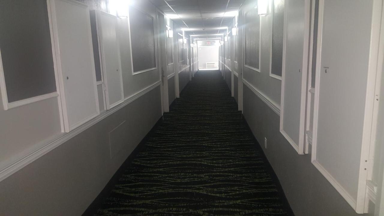 פנסקולה Regency Inn & Suites מראה חיצוני תמונה