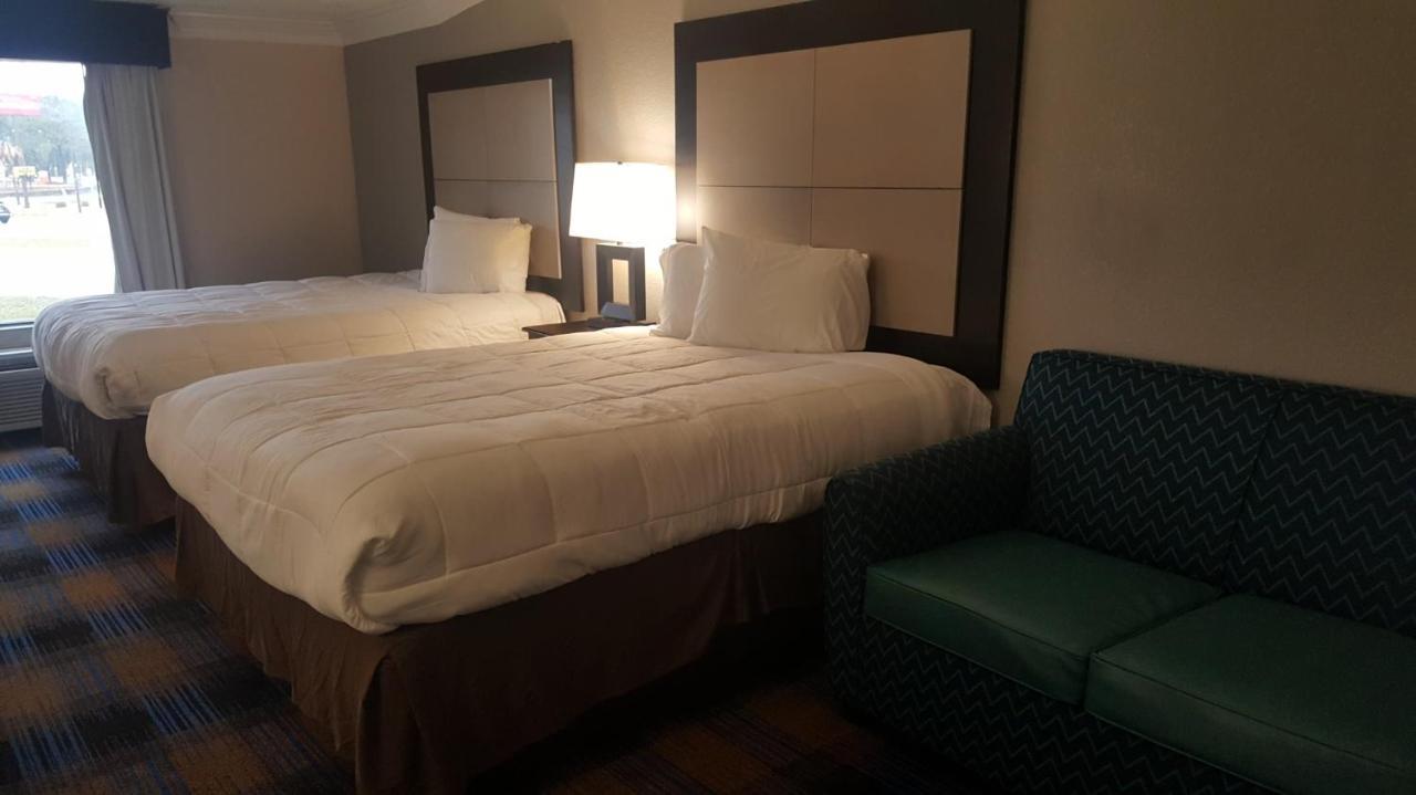 פנסקולה Regency Inn & Suites מראה חיצוני תמונה