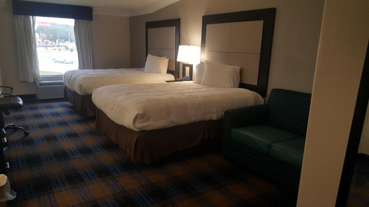 פנסקולה Regency Inn & Suites מראה חיצוני תמונה