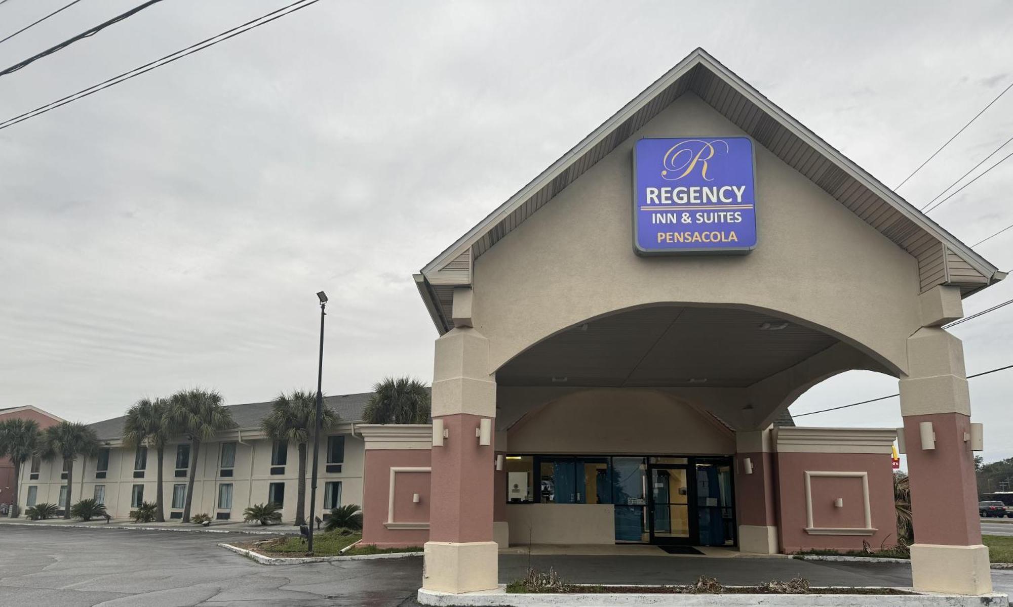 פנסקולה Regency Inn & Suites מראה חיצוני תמונה